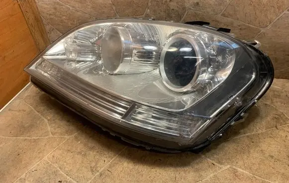 Mercedes-Benz ML W164 Headlight/headlamp A0008201608
