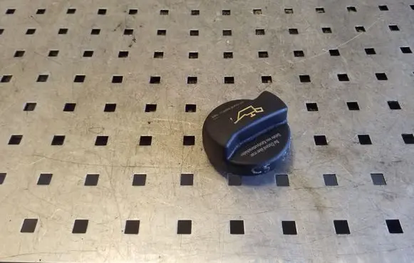 Audi A6 S6 C5 4B Oil filler cap 06B103485B