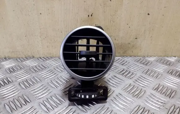 Land Rover Discovery 3 - LR3 Dashboard side air vent grill/cover trim JBD500200XXX