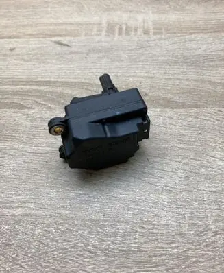 Volvo S40 Air flap motor/actuator 74931F 121202