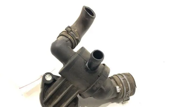 Volkswagen Tiguan Thermostat/thermostat housing V7548004