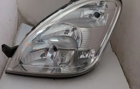 Iveco Daily 4th gen Headlight/headlamp 69500006 E3202471