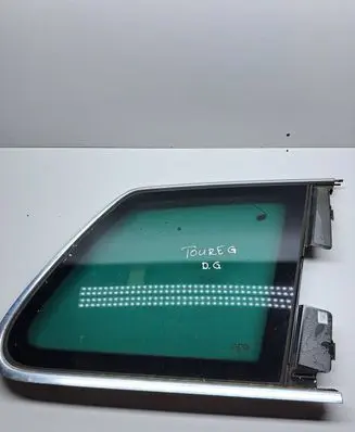 Volkswagen Touareg I Rear side window 43R00069 E000190 DOT32M19AS3