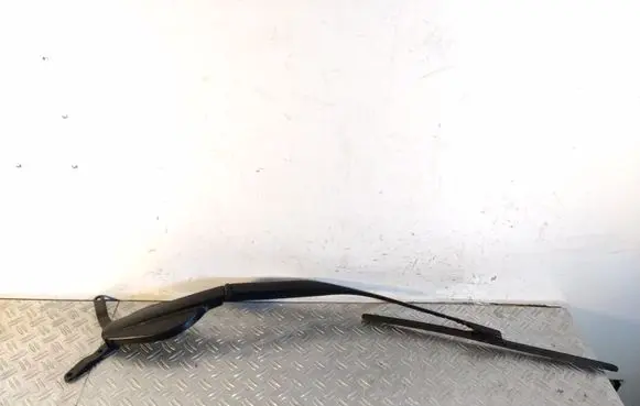 Lexus RX 450H Front wiper blade arm 