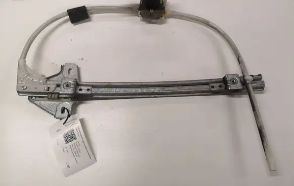 Rear door manual window regulator