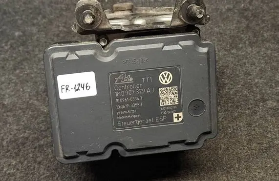 Volkswagen Golf VI ABS Pump 1K0907379AJ 1K0614517BH