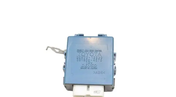 Toyota Auris 150 Door central lock control unit/module 8597012020 0515004070