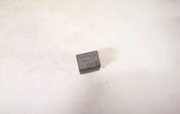 Opel Signum Other relay 90414477 57100