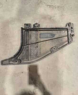 Toyota RAV 4 (XA50) Center/middle under tray cover 5816742010