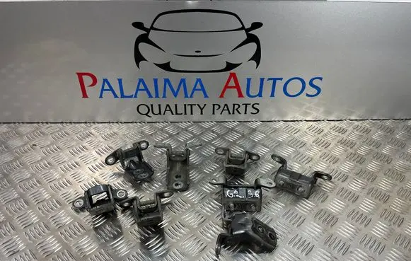 Nissan Juke I F15 Front door upper hinge 