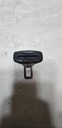 Volkswagen Touran I Rear seatbelt 193857737A 33007701