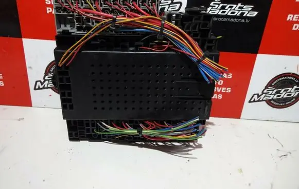 Volvo S80 Fuse module 08696098 08696040