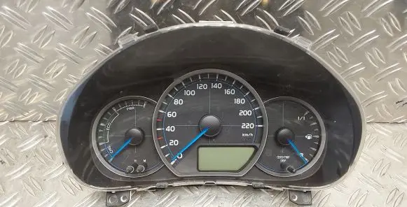 Toyota Yaris Speedometer (instrument cluster) 838000DT70