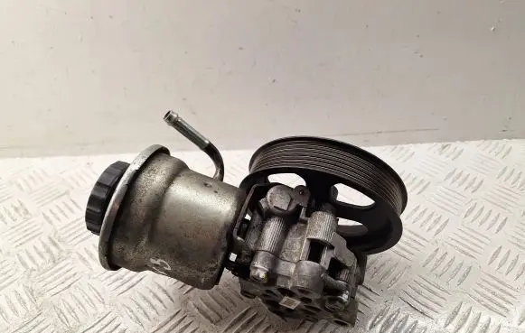 Toyota Corolla Verso AR10 Power steering pump 4431005120