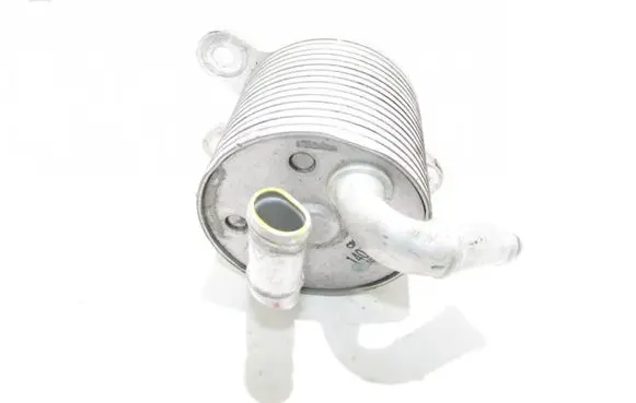 Mazda 6 Oil filter mounting bracket
