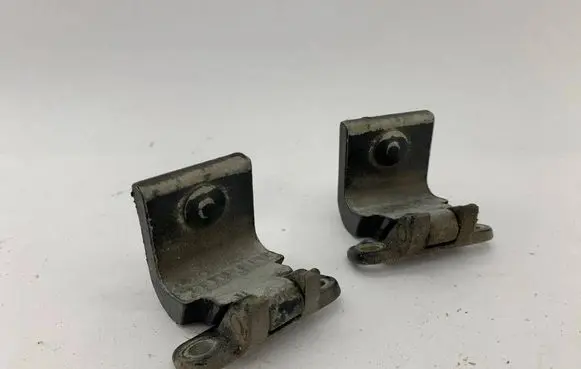 Volkswagen Golf V Loading door upper hinge 