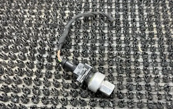 Air conditioning (A/C) pressure sensor