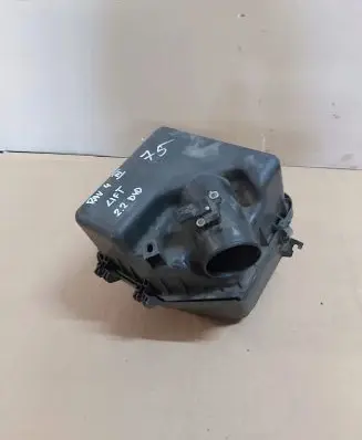 Toyota RAV 4 (XA30) Air filter box cover 
