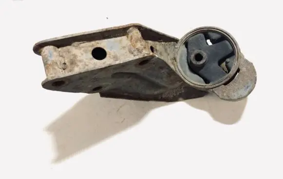 Nissan Almera Engine mount bracket 112110m005 11211-0m005
