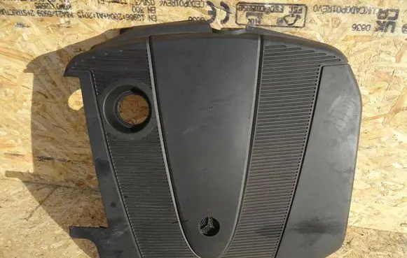 Mercedes-Benz C W203 Engine cover (trim)