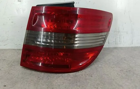 Mercedes-Benz B W245 Rear/tail lights A1698202664