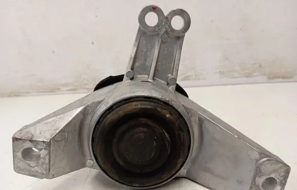 Hyundai Tucson IV NX4 Engine mount bracket 21810P0520
