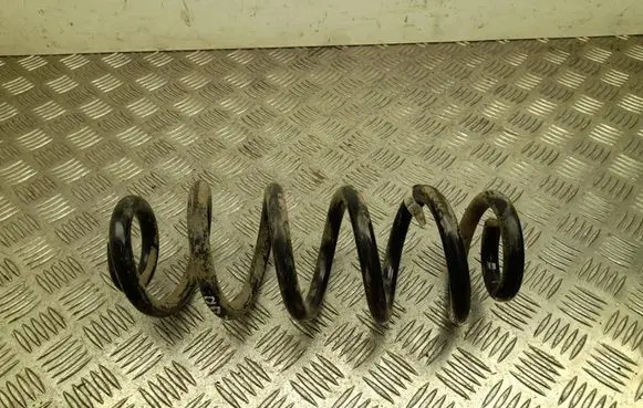 Volkswagen Touareg III Rear coil spring