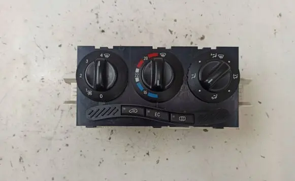 Mercedes-Benz A W168 Climate control/heater control trim A1688300485