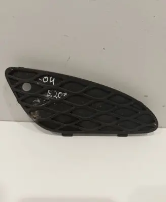 Mercedes-Benz E W211 Front bumper lower grill A2118850253