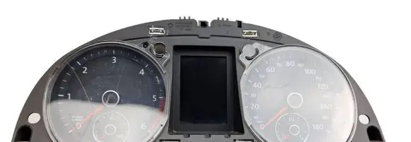 Volkswagen PASSAT CC Speedometer (instrument cluster) 3C8920970E
