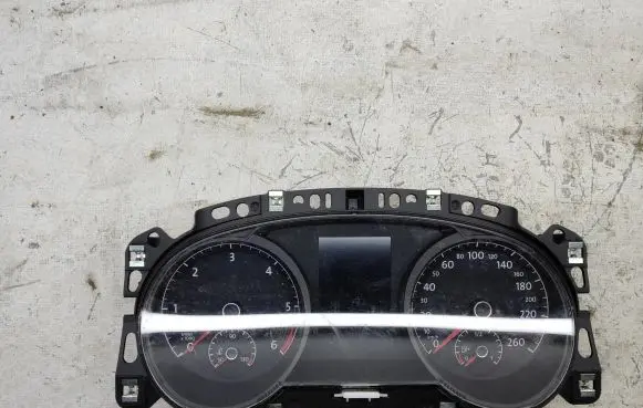 Volkswagen Golf Sportsvan Speedometer (instrument cluster) 517920741A 7812DWFS