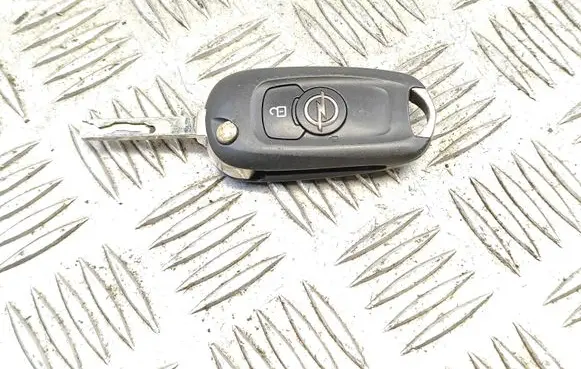 Opel Astra K Ignition key/card 