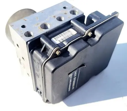 BMW 5 E60 E61 ABS Pump 6768906 6768908
