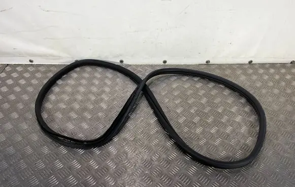 Honda HR-V Rubber seal rear door 