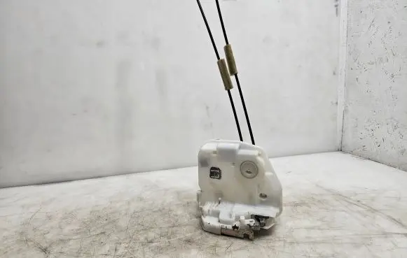 Mitsubishi Outlander Front door lock A047218
