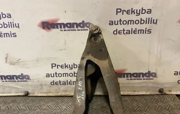Volkswagen Transporter - Caravelle T5 Engine mounting bracket 7E0199370