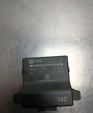 Volkswagen Golf VI Gateway control module 1K0907951