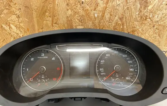Audi Q3 8U Speedometer (instrument cluster) 8U0920980G
