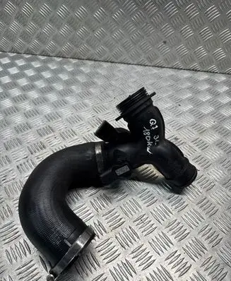 Audi Q7 4L Intercooler hose/pipe 4L0145795 4L0145972A
