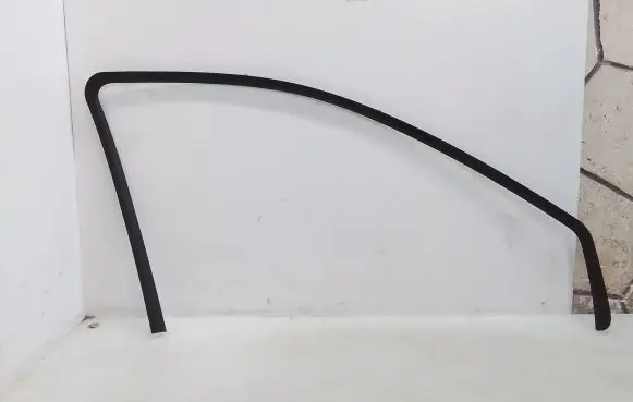 Front door glass trim molding