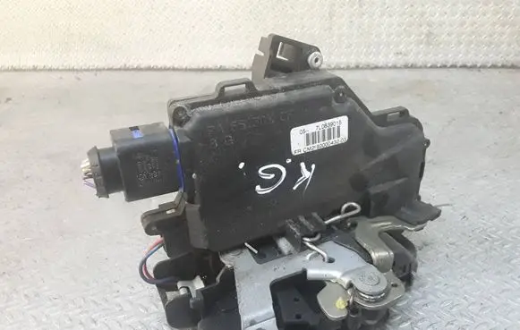 Seat Altea Rear door lock 7L0839015