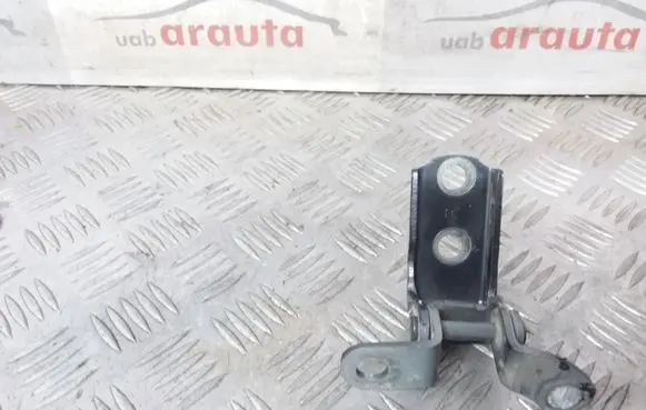 Toyota RAV 4 (XA30) Rear door lower hinge A046694