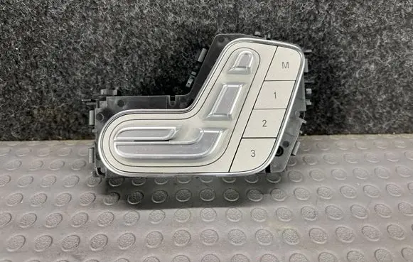 Mercedes-Benz GLC AMG Seat control switch A1679052101