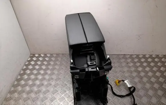 Citroen DS7 Crossback Armrest 1833454