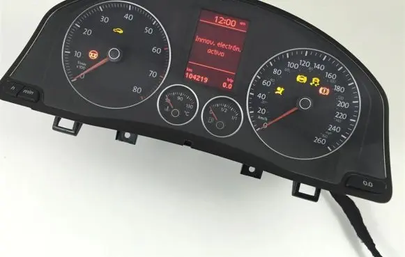 Volkswagen Golf V Speedometer (instrument cluster) 1K0920873F