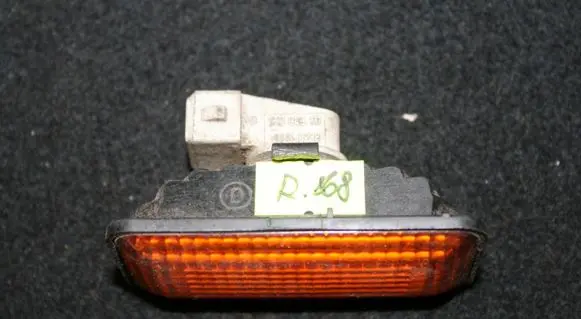 Volkswagen Golf III Front fender indicator light 1H0949111