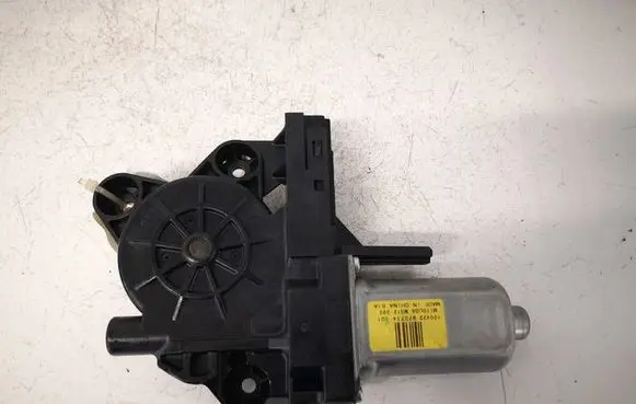 Volvo V70 Front door window regulator motor 970714101