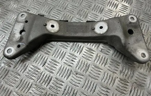 BMW 1 F20 F21 Gearbox mounting bracket 6859417