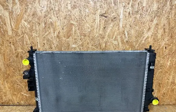 Opel Insignia B Coolant radiator 84208069