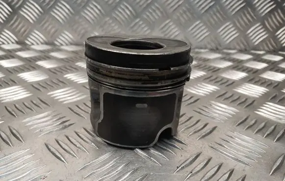 Volkswagen Golf IV Piston 079147